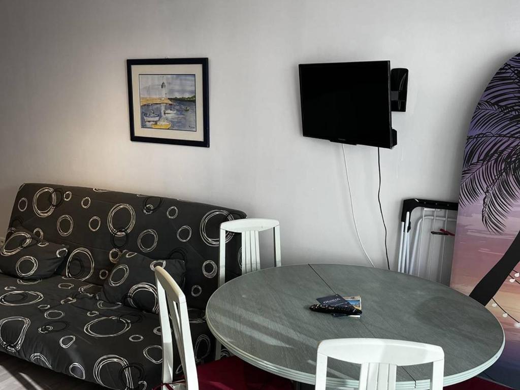 Grand studio lumineux, 4 pers, accès plage, proche commerces, balcon - FR-1-696-71 - 5