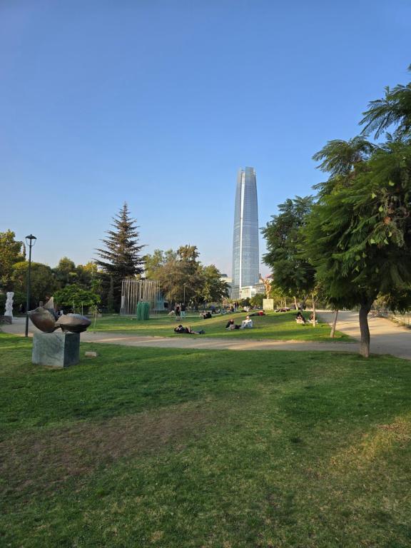 Providencia central y acogedor departamento 2 dorm Wifi y parking gratis - 3