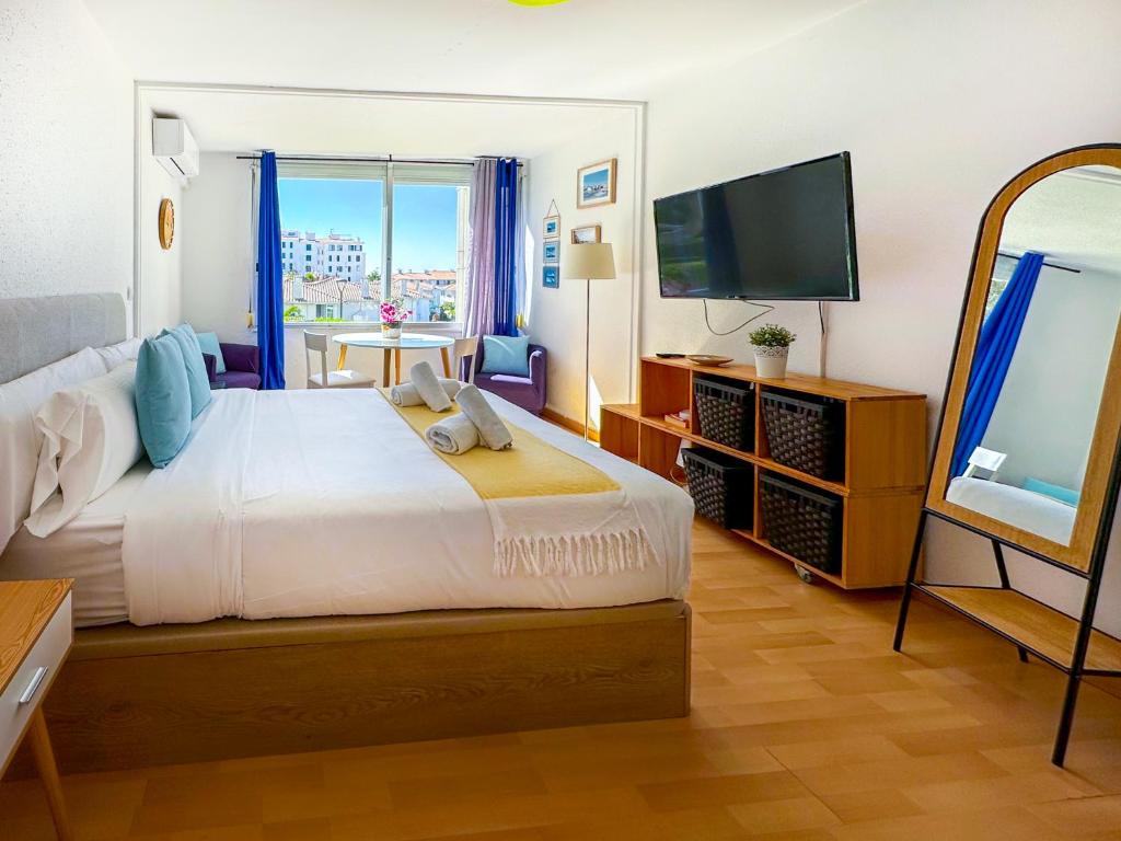 The Blue Island Loft by Hello Homes Sitges - 5