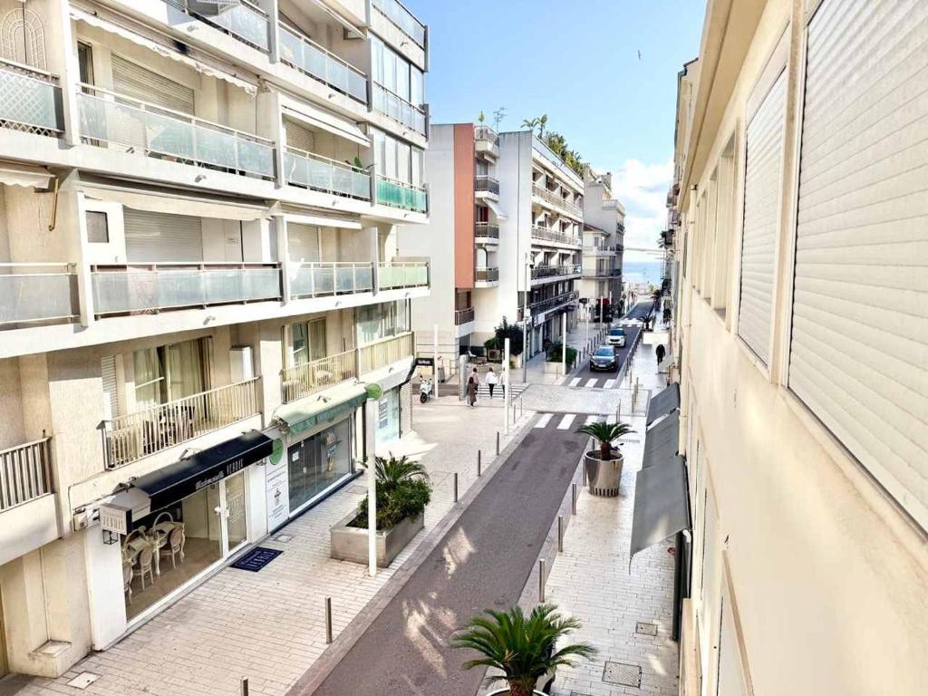B044 Studio moderne Croisette 100m - 2