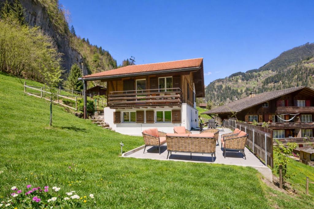 Chalet Mountain Love, spectacular views, spacious & luxurious - 1