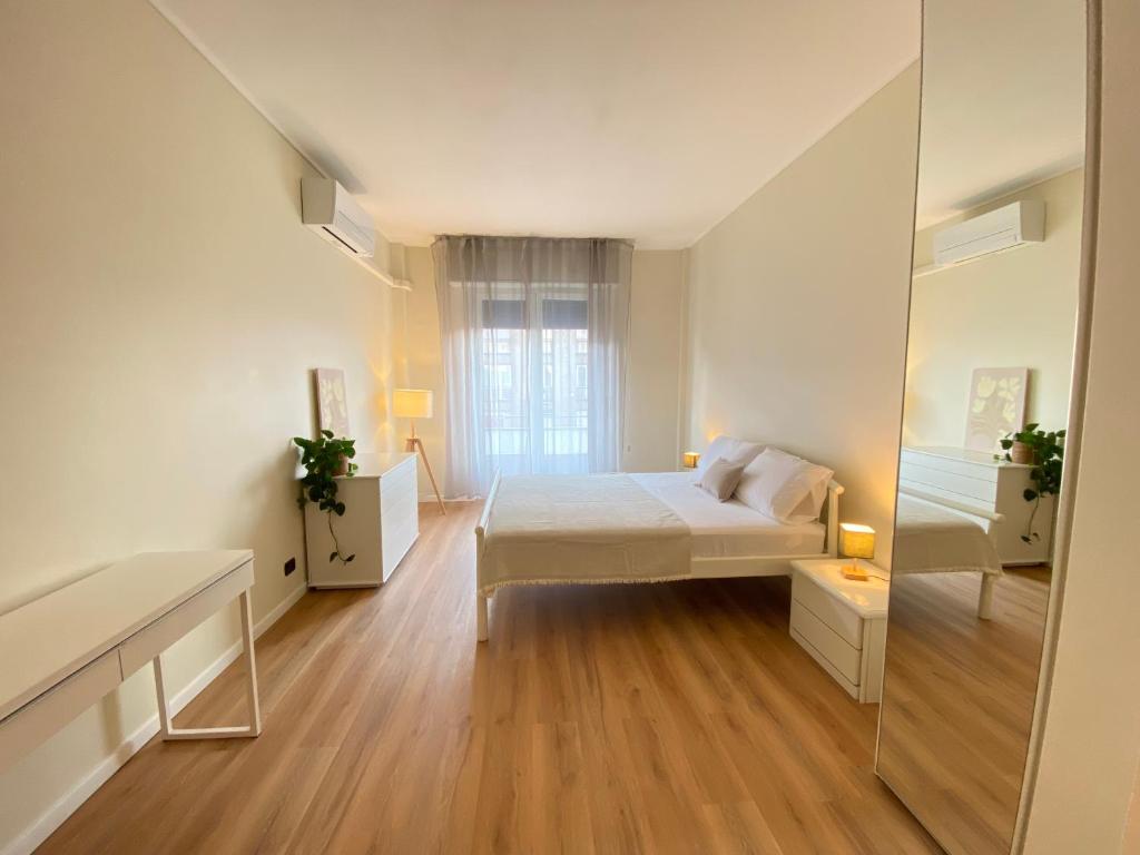 Spacious & Smart Position - 1