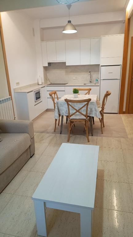 Apartamento primera línea playa d samil - 2