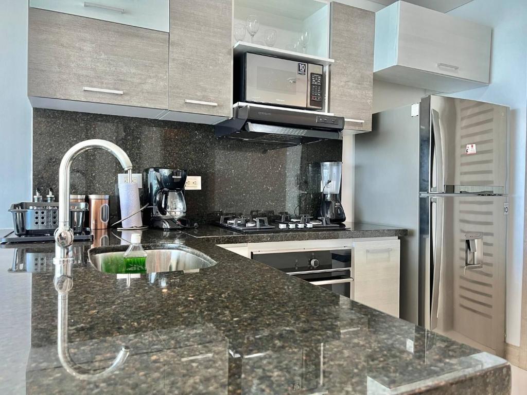 Palmetto Sunset Ocean Front Cartagena Laguito 2903 - 5