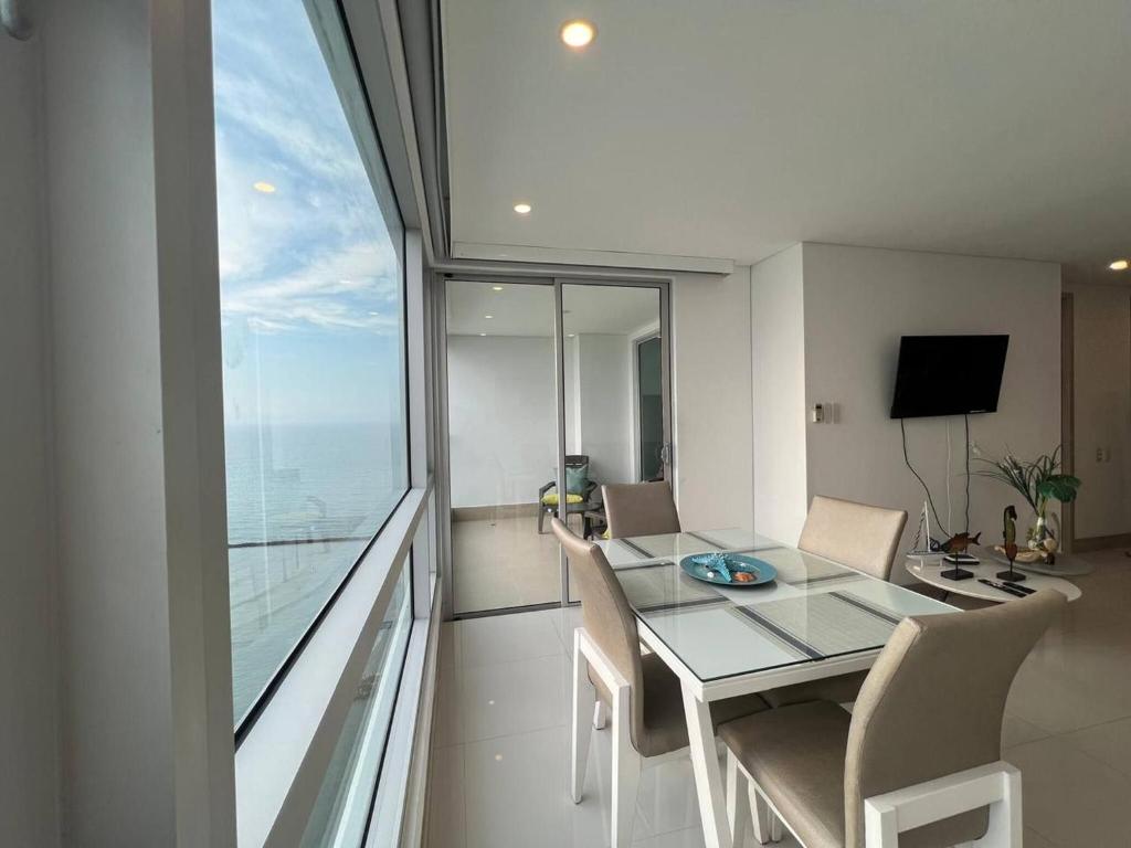 Palmetto Sunset Ocean Front Cartagena Laguito 2904 - 3