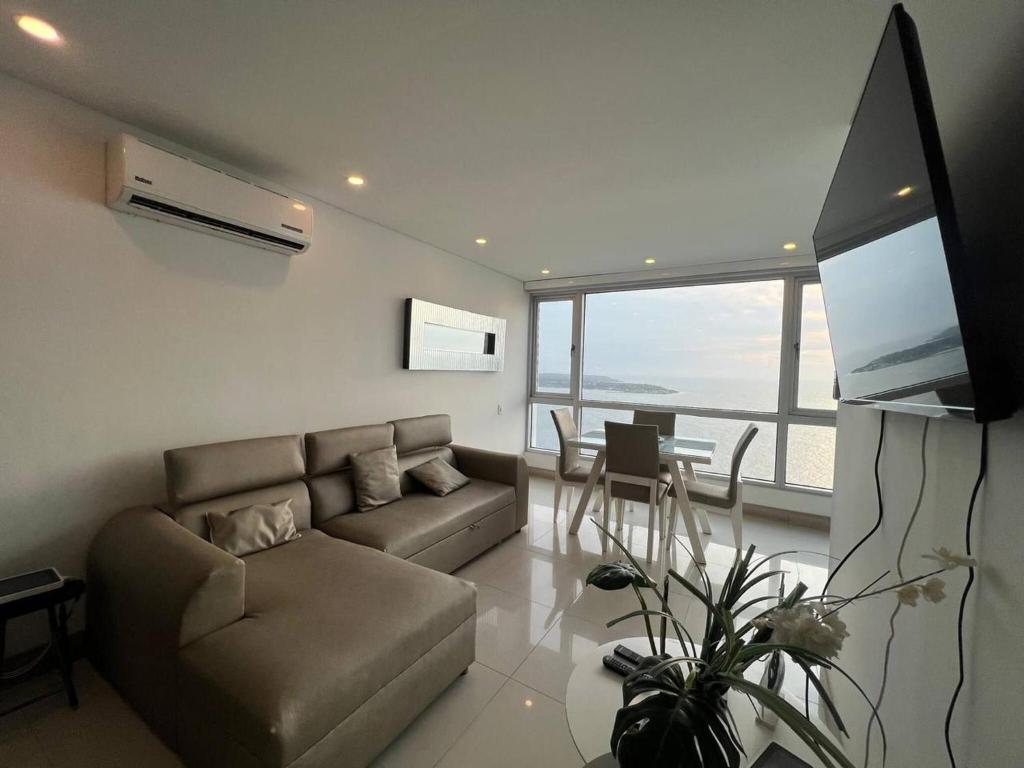 Palmetto Sunset Ocean Front Cartagena Laguito 2904 - 4