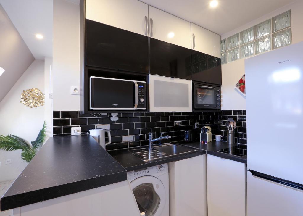 1 Bedroom next to Champs Elysees - 2