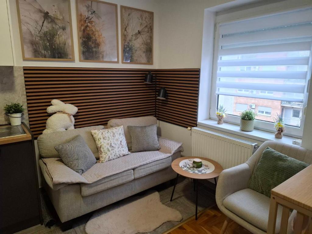 NS Urban Stay-Studio with Balcony and Free Parking - 1