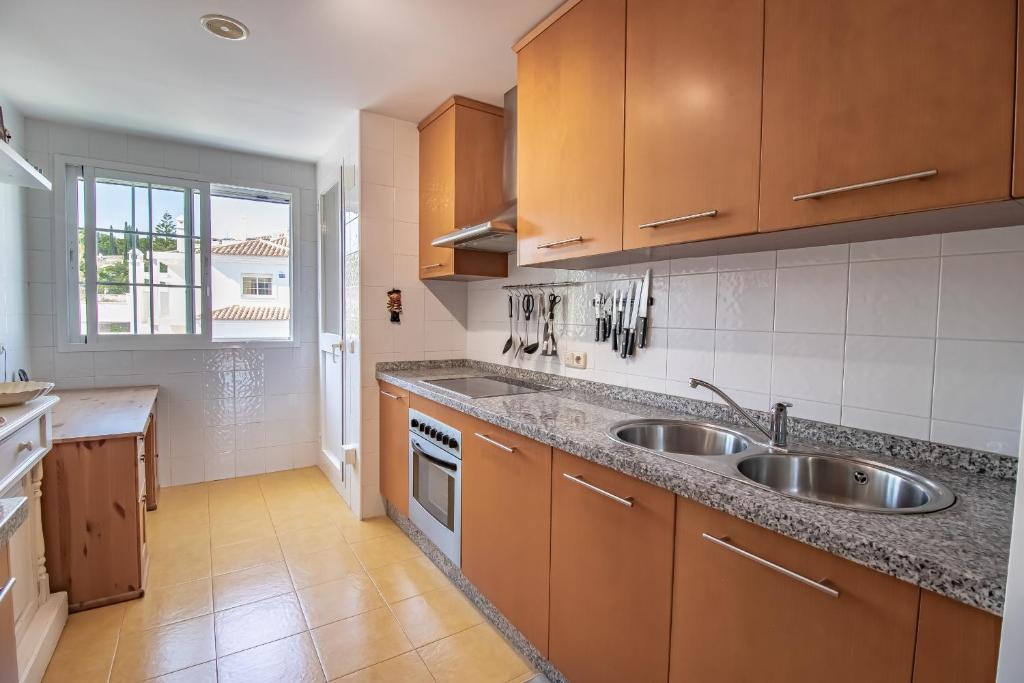 Ático familiar con terraza y bonitas vistas al mar en Marbella - Rio Real 282G - 3