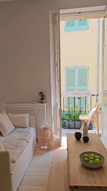 Stylish & Cozy Studio in the Heart of Old Antibes - 5