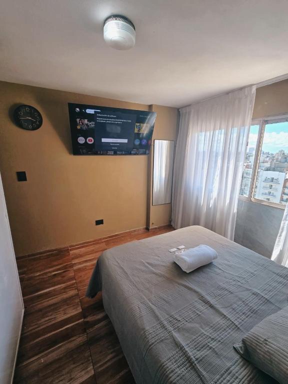 Departamento CENTRO en radio de la Catedral y plaza San Martín 1 - 2
