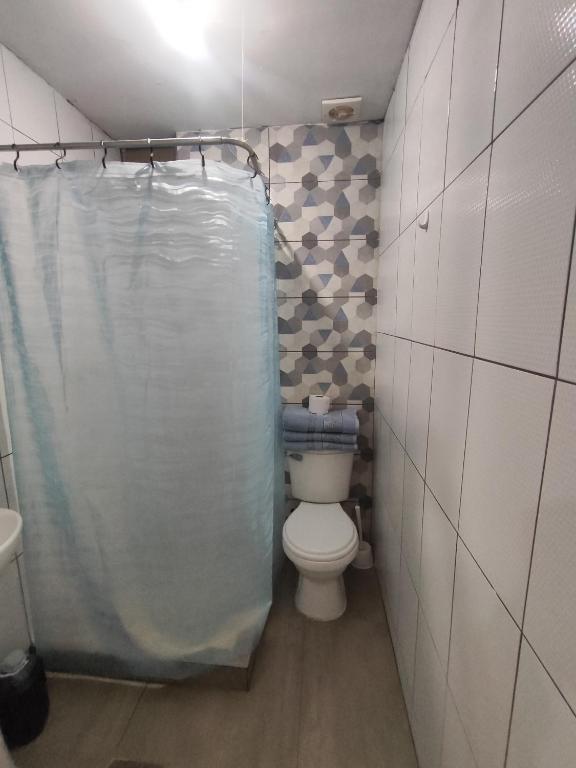 Cómoda habitación con baño privado cerca a Larcomar - 3