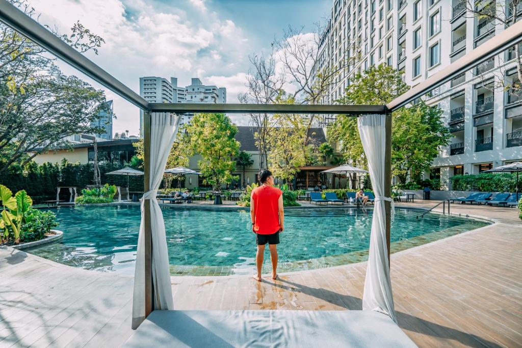 Swimming pool