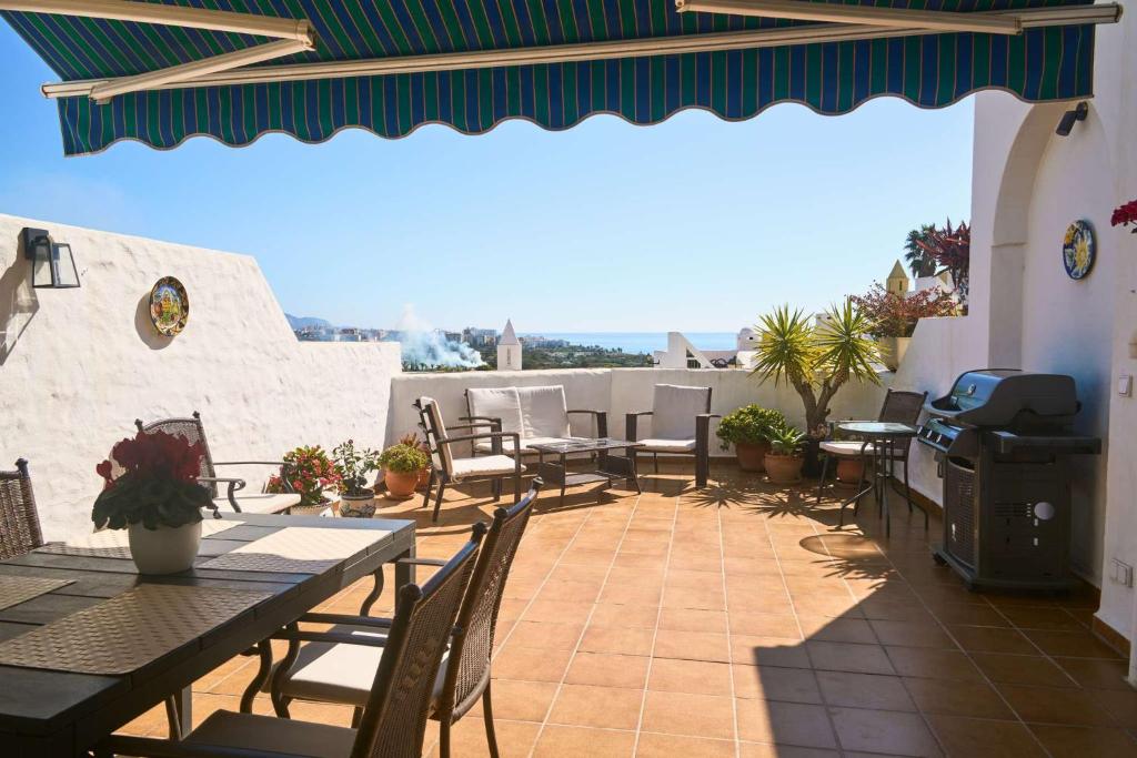Casablanca 9 - Sea View Duplex with Multi-Level Sun Terraces & Pool - 2