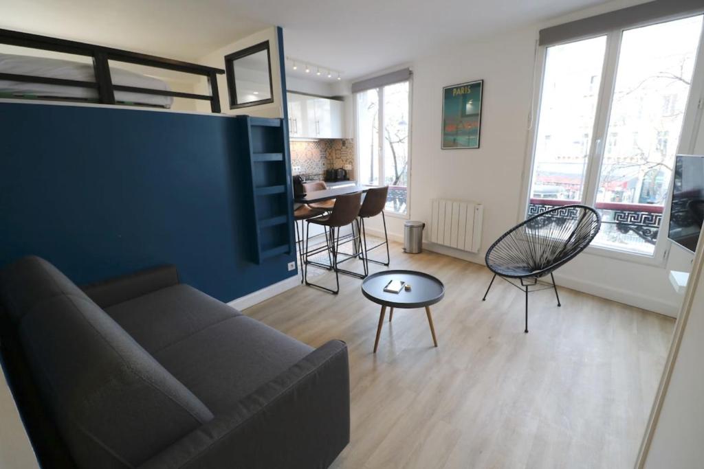 Studio rénové au coeur de Paris - 1