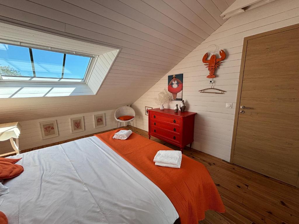 L'Atelier d'artiste by Domaine de Colomban - plages et commerces à pieds - 5