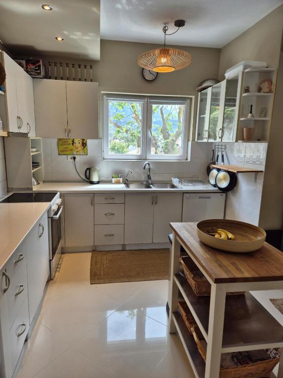 Tivat 4 bed villa with pool near centar - 2
