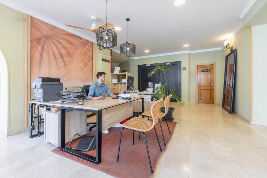 BLUESEA Miramar Fuengirola — Hotel building in Fuengirola, Andalusia
