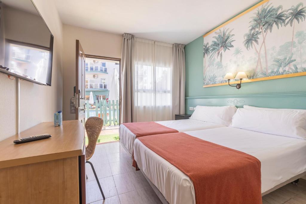 BLUESEA Miramar Fuengirola — Hotel rooms in Fuengirola, Andalusia
