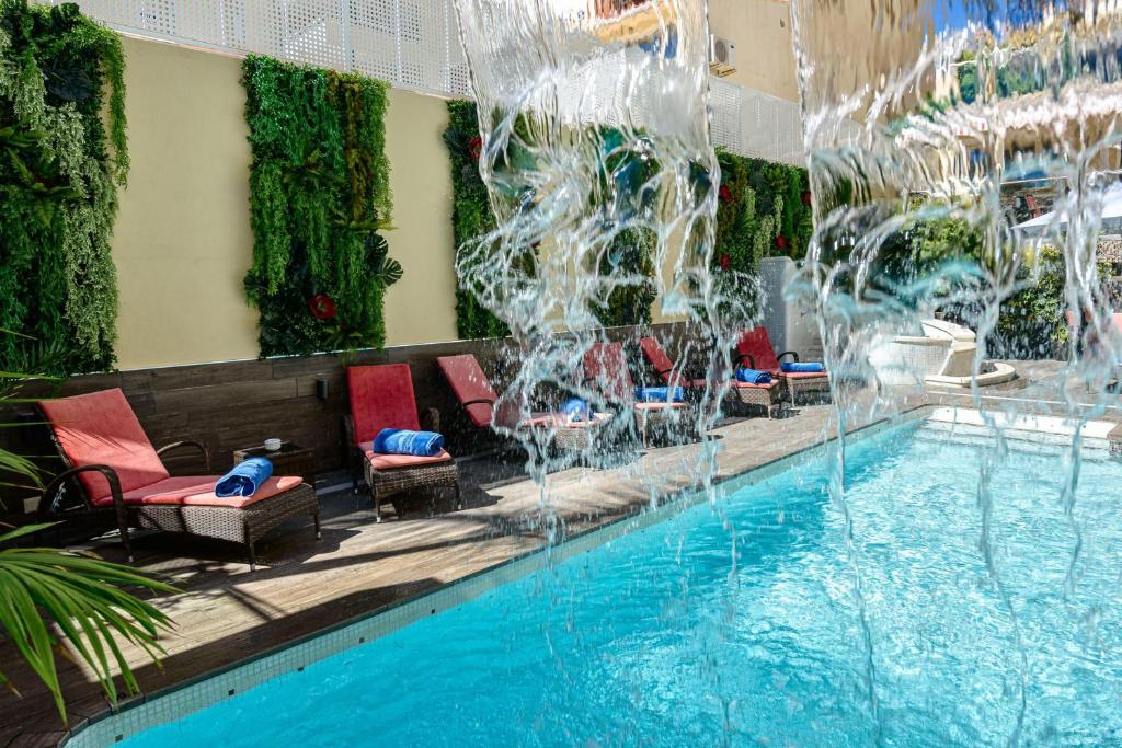 BLUESEA Alborán Adults Only- Ex Hotel MD Torremolinos — Swimming pool in Torremolinos, Andalusia