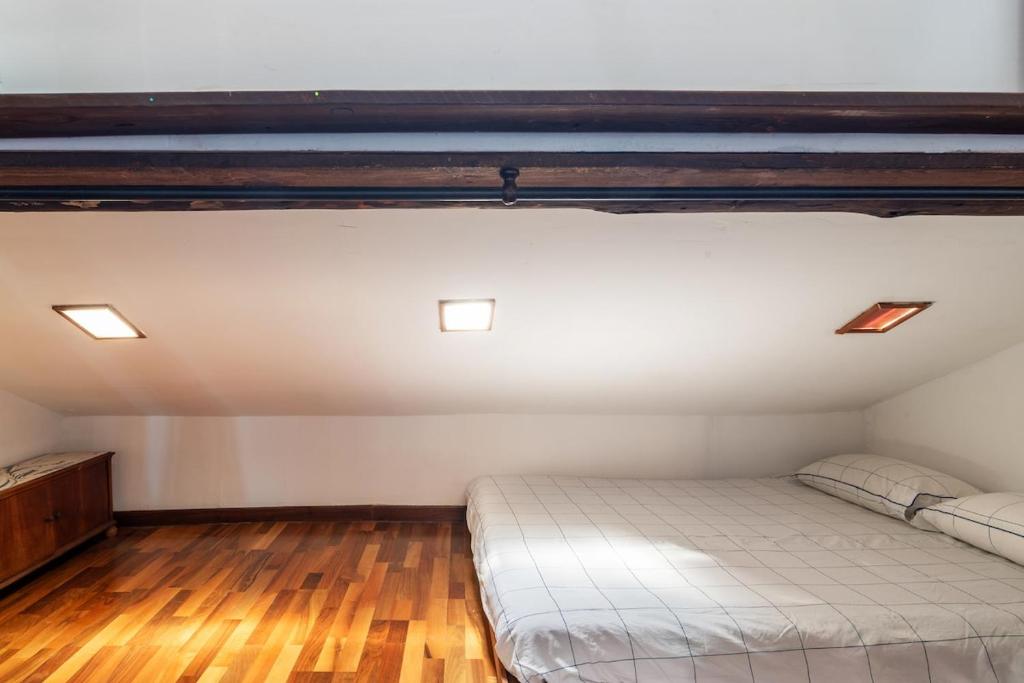 Stradivari Attic - 3
