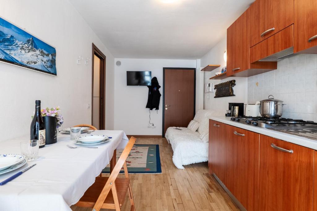 MCX Vacation Rental - Casa Marmore Direct Ski in & Ski out with Exclusive Slope Access, Valtournenche! - 5