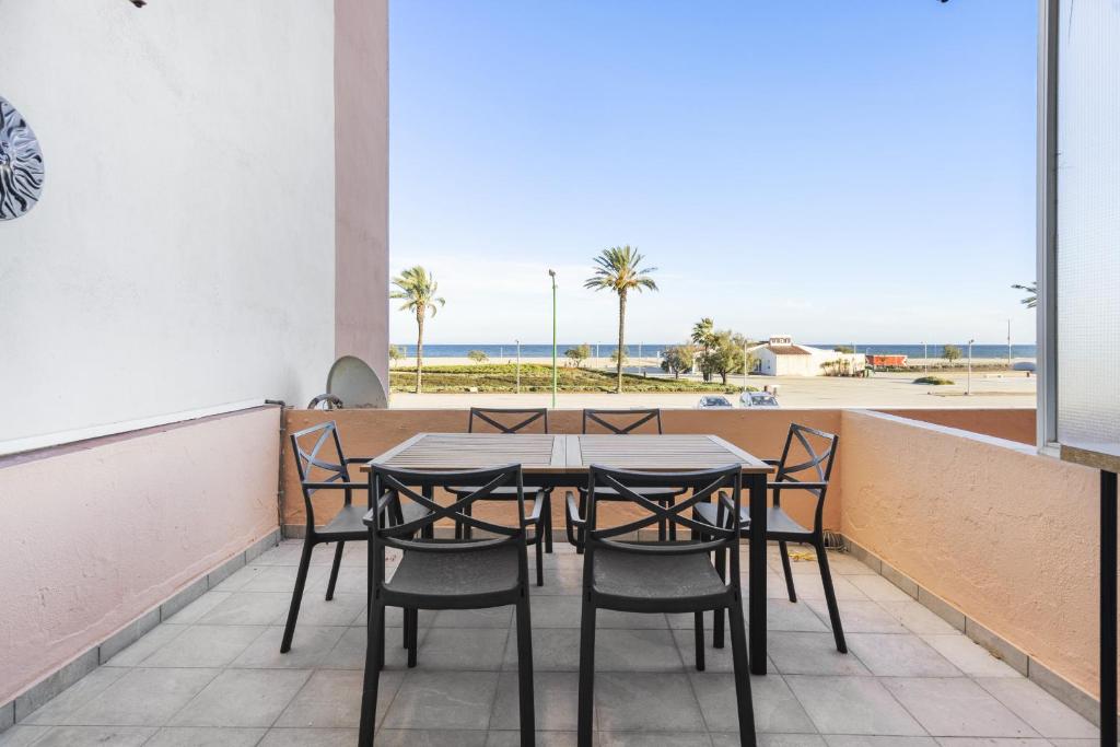 WELCS APARTAMENTO 334 EMP frente al mar - 2