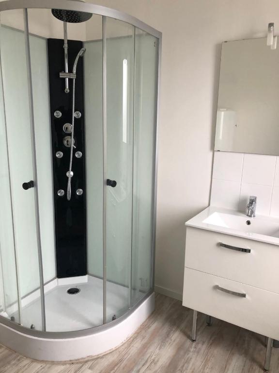 Apt 2, 1er etage a 700 m de la plage - 2