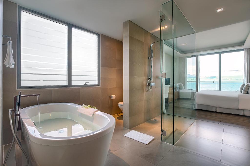 ア ラ カルト ダナン ビーチ ホテル (A La Carte Da Nang Beach Hotel)