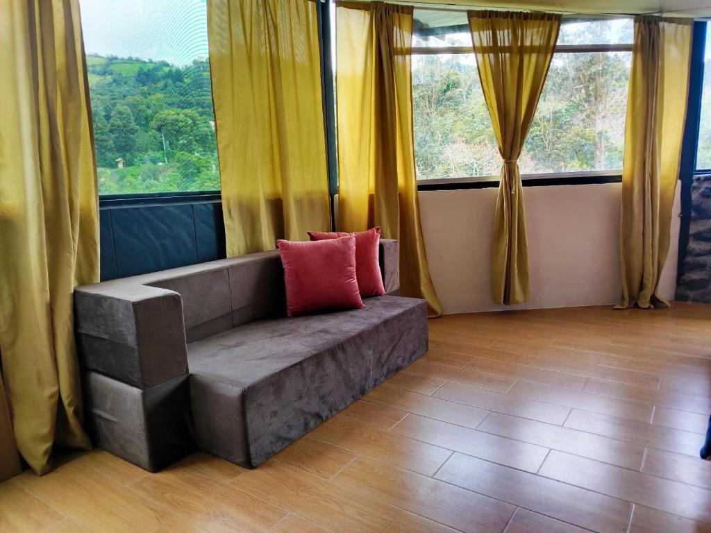 Casa Juana de Oro - 4