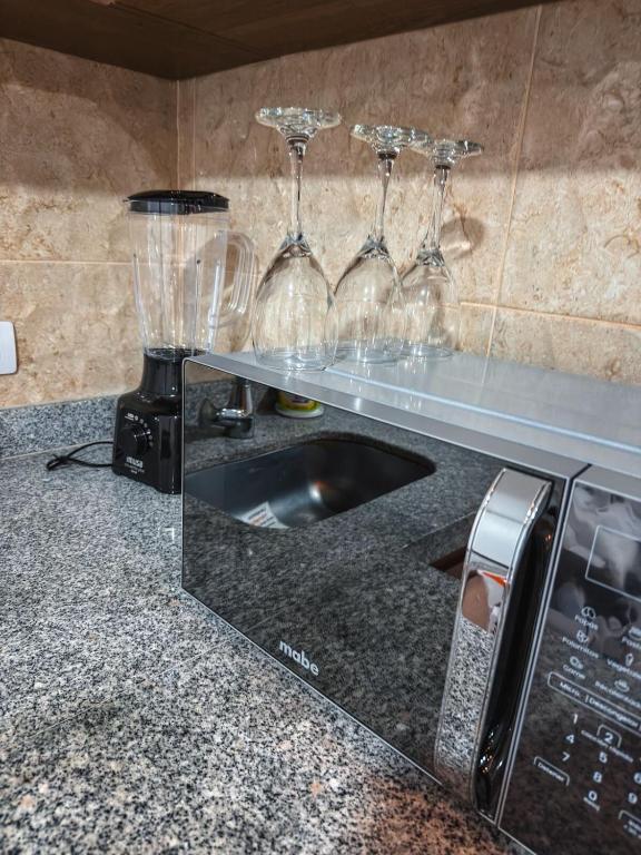 apartamento frente a la clínica Foscal y cerca a centros comerciales - 4