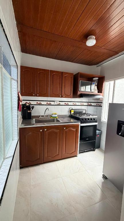 Home Aurora 302 - 5