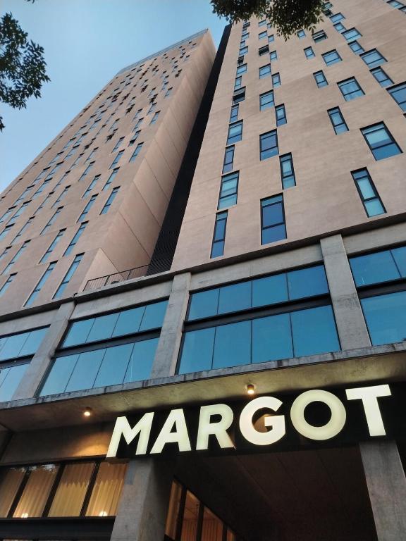 Margot Premier Apartment - 1