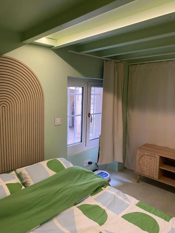 Loft design 2 bedrooms and 2 private bathrooms with ground floor living room - 2