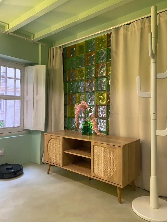 Loft design 2 bedrooms and 2 private bathrooms with ground floor living room - 3