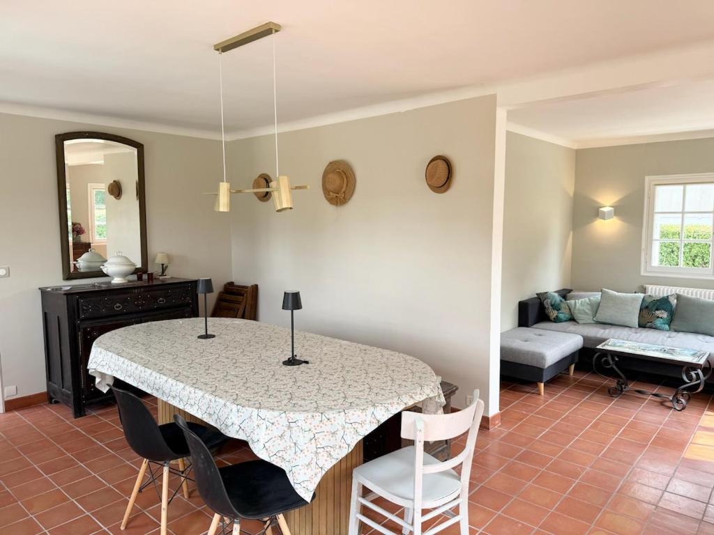 Grande maison - 4 chambres à 1 min des plages - Cabellou - 5