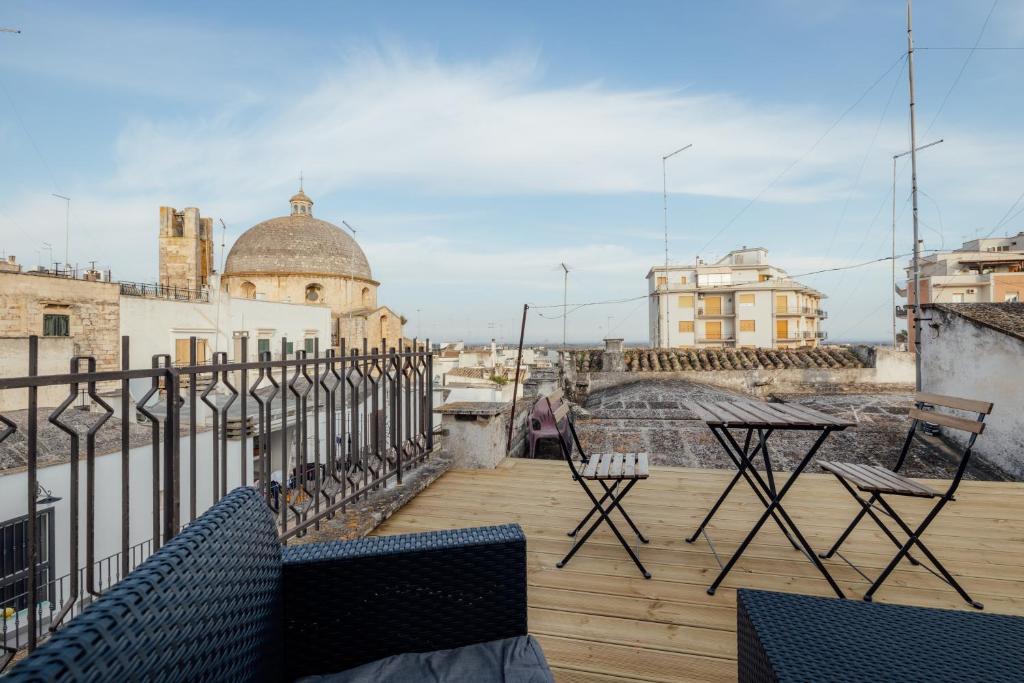 Historic Home with Large Rooftop Terrace in Heart of Ceglie - 1