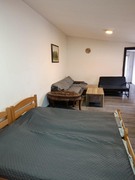 Belgrade Stay-Terace Apartment -6 Guests - 2