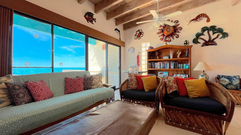 Warm & Charming Beachfront Condo Las Olas II 8 - 1