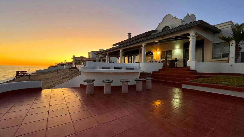 Stunning Cozy Beachfront Home Paz de Penasco - 2