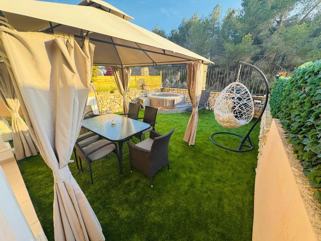 Calpe Casa adosada entorno playa y montaña tranquilidad relax jacuzzi piscina wifi aire jardin barbacoa y parking - 2