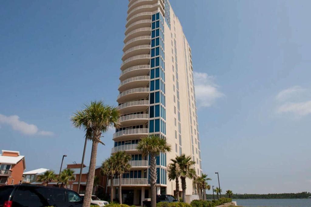 Lagoon Tower 1101