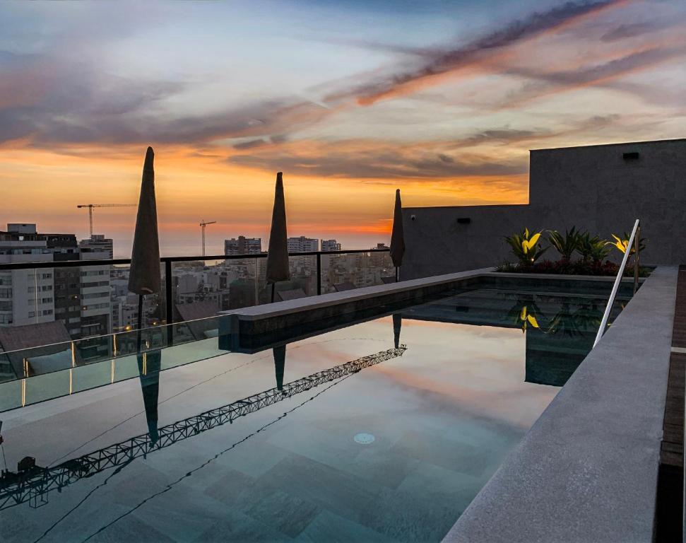 Empire Three Bedroom Miraflores Walk to Larcomar - 4