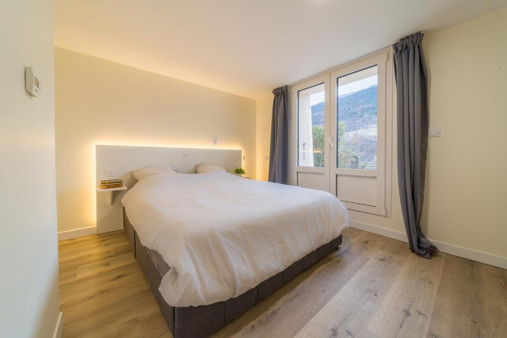 28 Grand Rocher Bright & quiet ground floor 4 BDR - 3