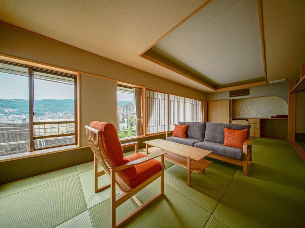 Tsukino Sumika Atami Juraku Hotel
