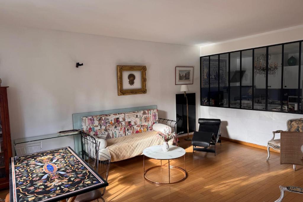 Spacious cocoon in the Marais - 1