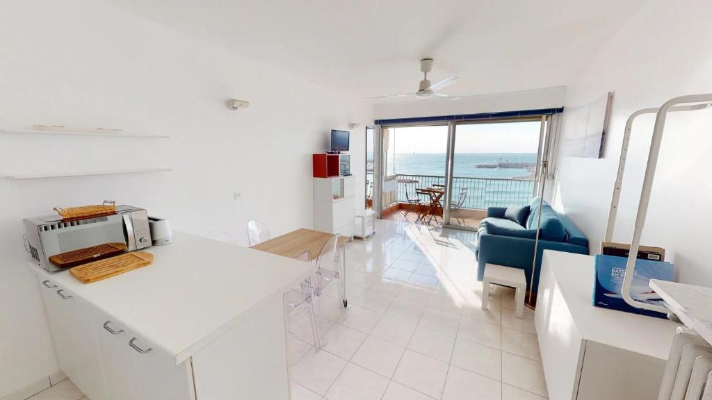 10EDM - Grand 2P face mer avec terrasse proche centre et plages - 2