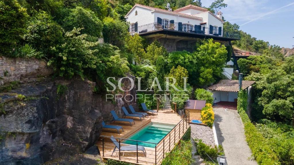 Villa with swimming pool and beach access on foot - 2