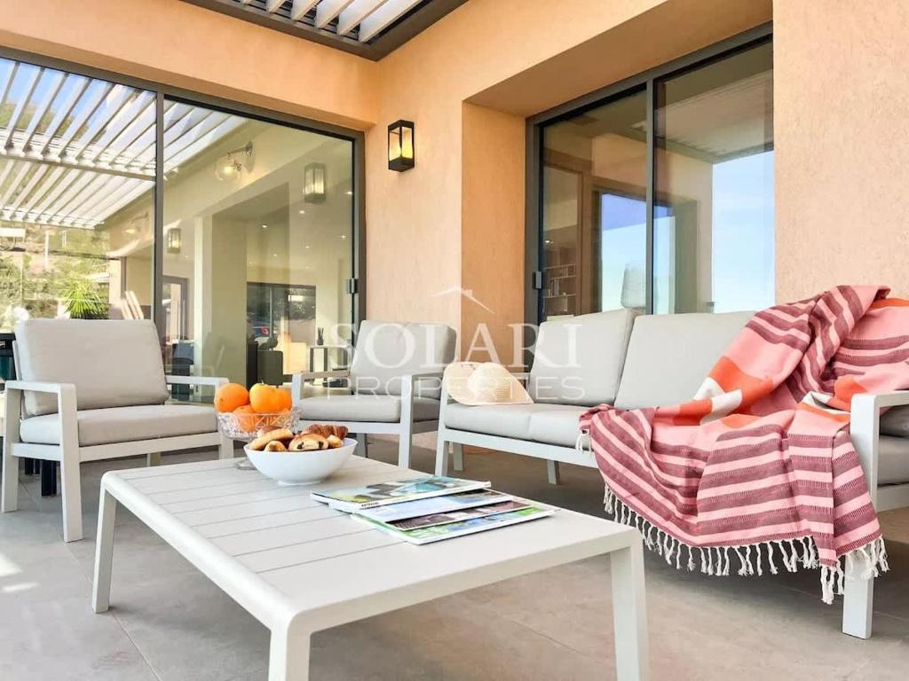 Modern villa close to beaches and village - 4