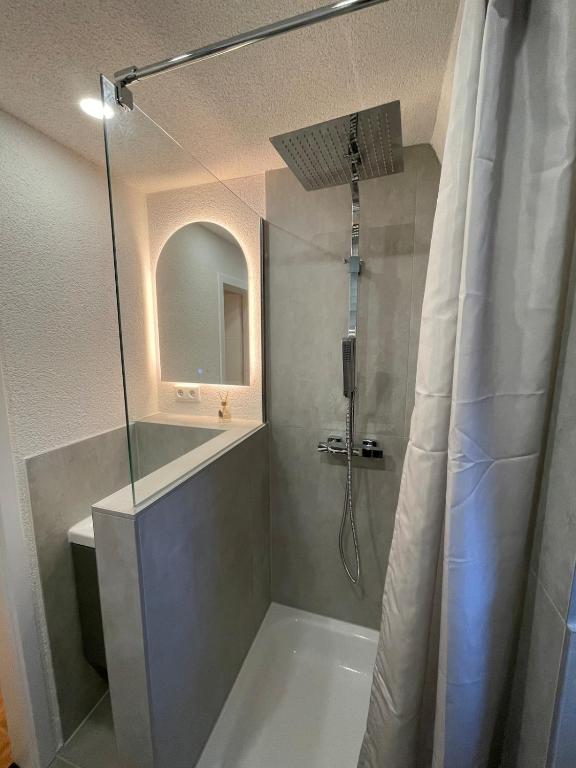 Giebelglück - 3 Zimmer, direkt an der UniKlinik, 2 Schlafzimmer, 4 Gäste, WLAN - 5